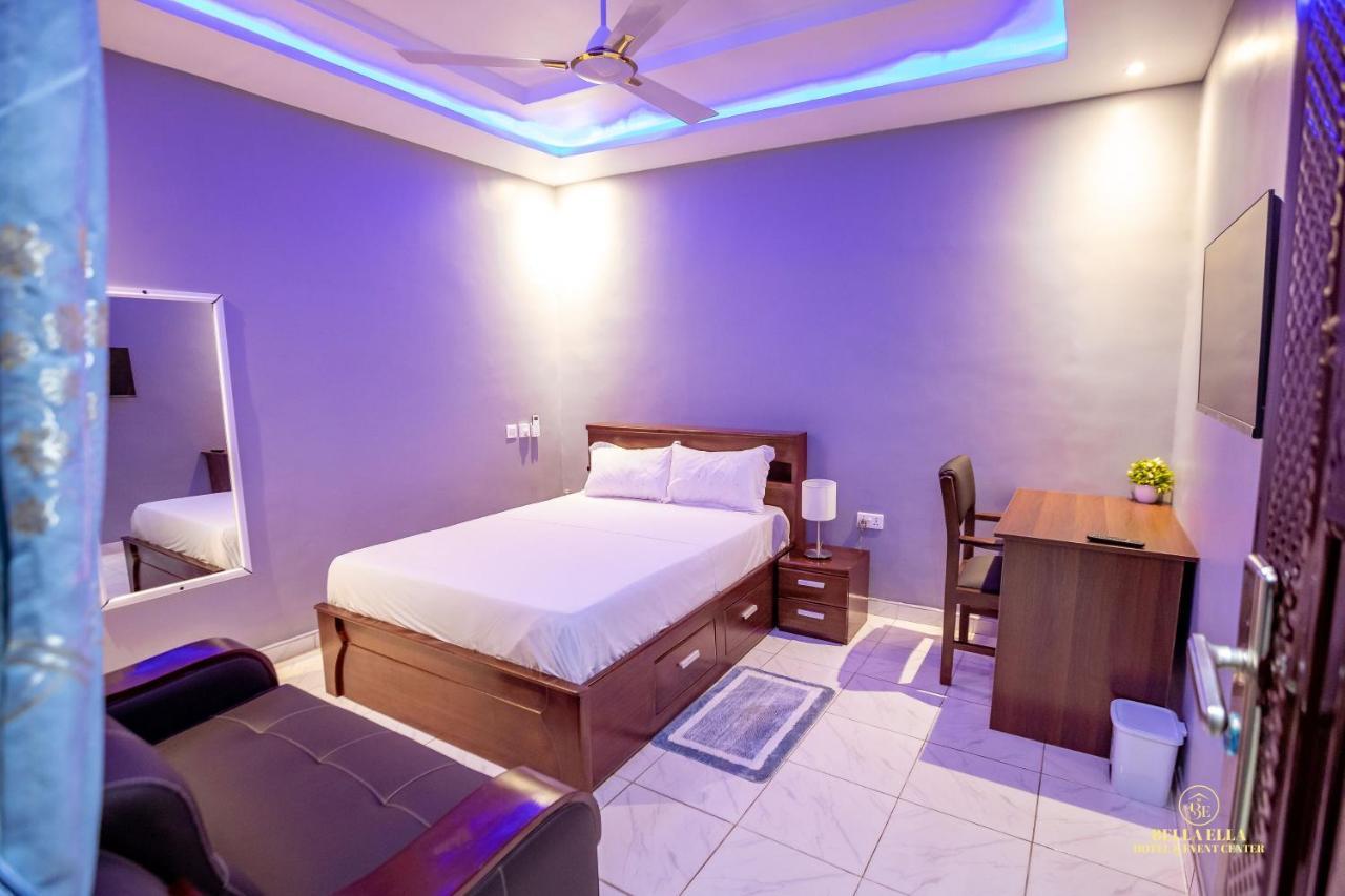 Bella Ella Hotel & Event Center Kasoa Buitenkant foto