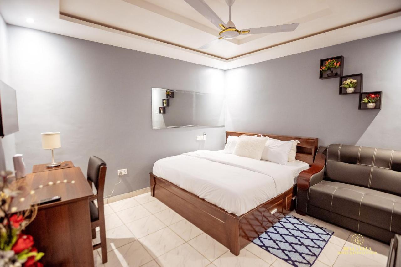 Bella Ella Hotel & Event Center Kasoa Buitenkant foto