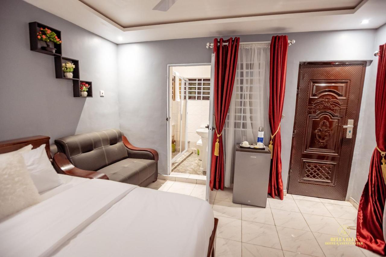 Bella Ella Hotel & Event Center Kasoa Buitenkant foto