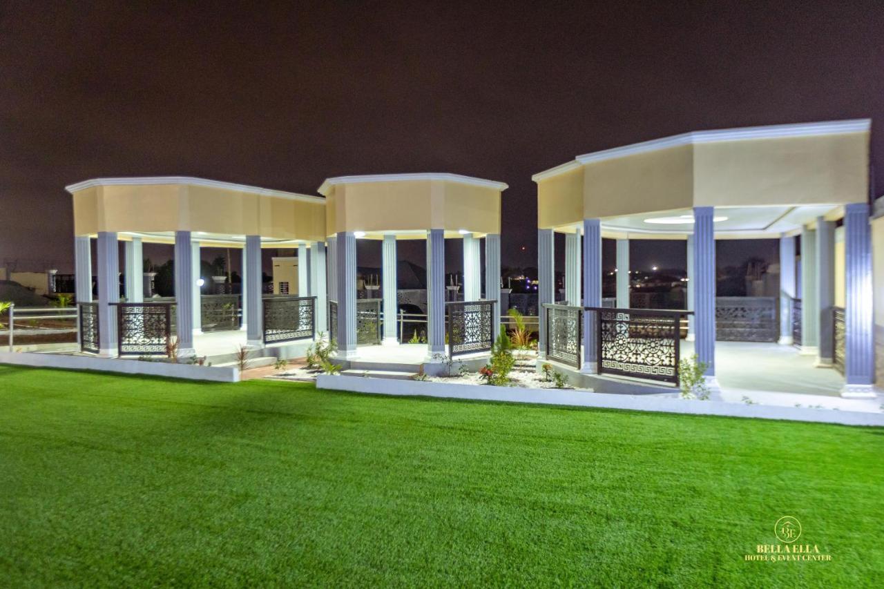Bella Ella Hotel & Event Center Kasoa Buitenkant foto